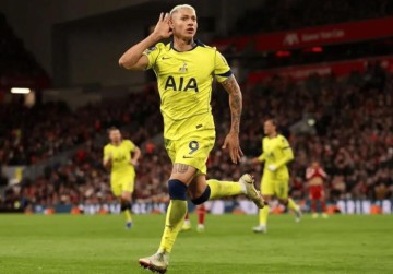 半岛体育-里沙利松绝平利物浦，生涯对其参与9球创纪录|热刺|巴西|托特纳姆热刺|球队|前锋_新浪体育_新浪新闻